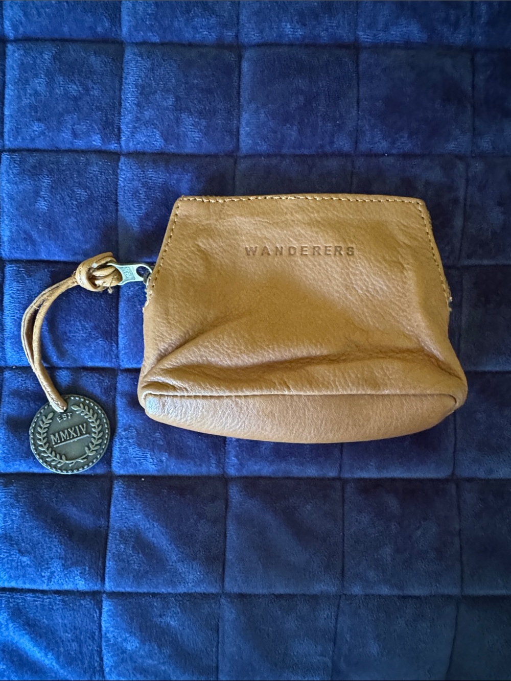 Wanderers Tan Leather Coin Wallet with Medallion Pull Slots for Credit Cards